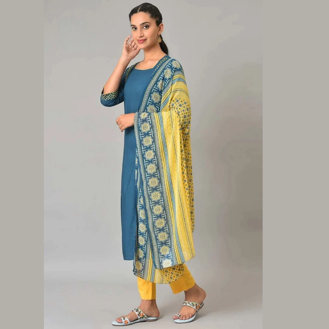 Blue-Thread-Embroidered-kurta-Set