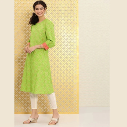 Women’s Green Bandhani Foil Print Kurta with White Pants Front View