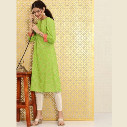 Women’s Green Bandhani Foil Print Kurta with White Pants For girls and womens